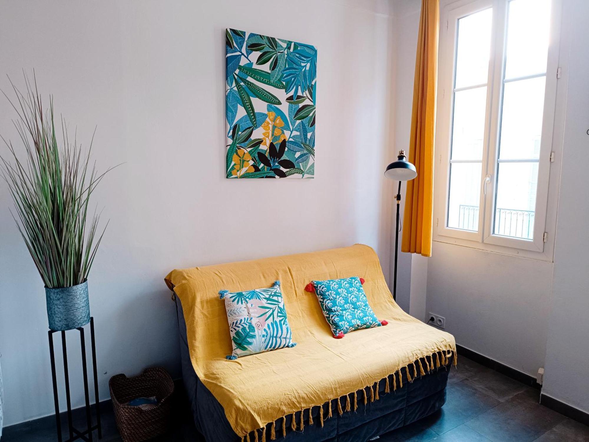 Appartement Grand 2 pièces rénové climatisé, vieil Antibes, proche port Extérieur photo