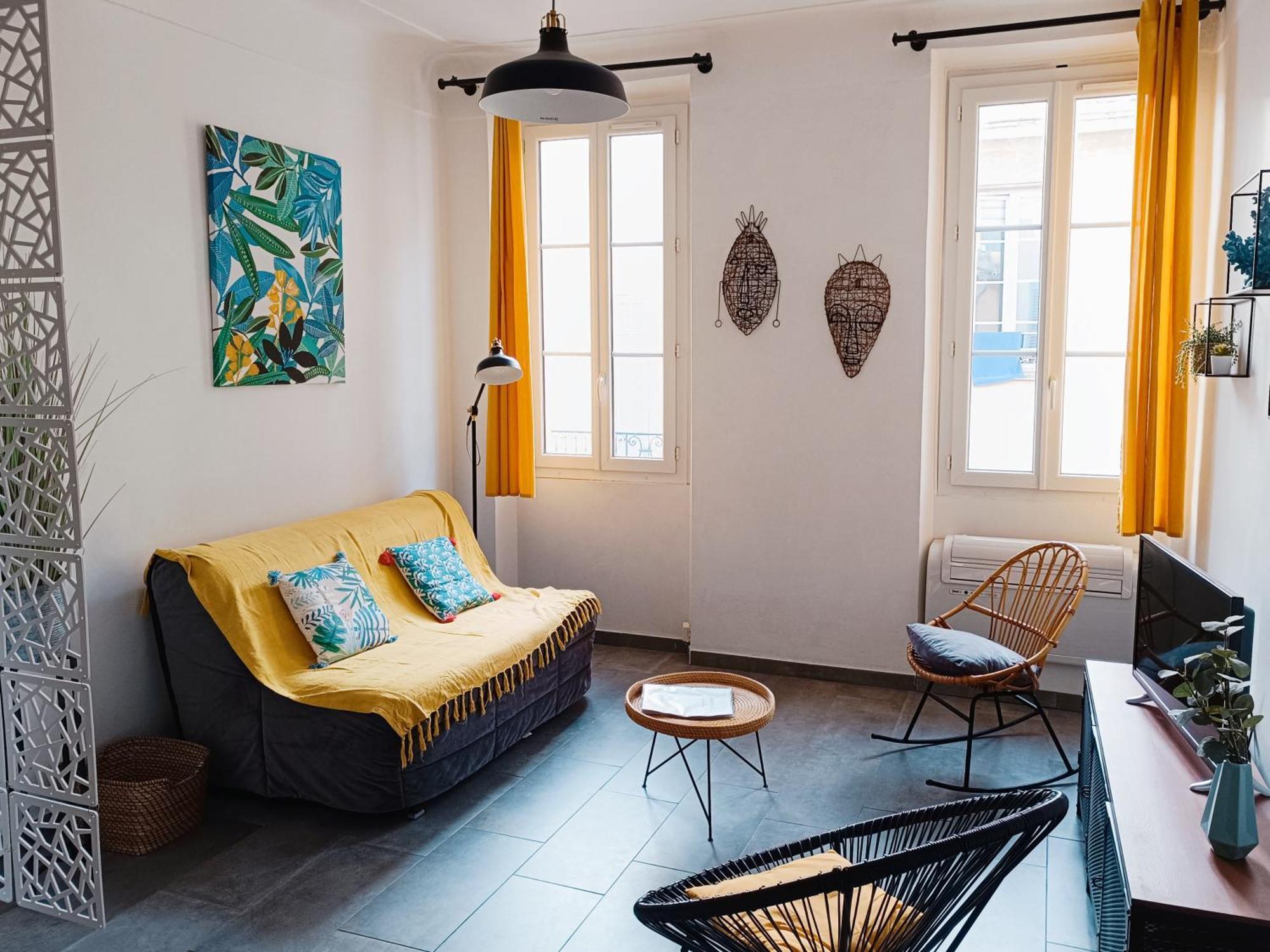 Appartement Grand 2 pièces rénové climatisé, vieil Antibes, proche port Extérieur photo