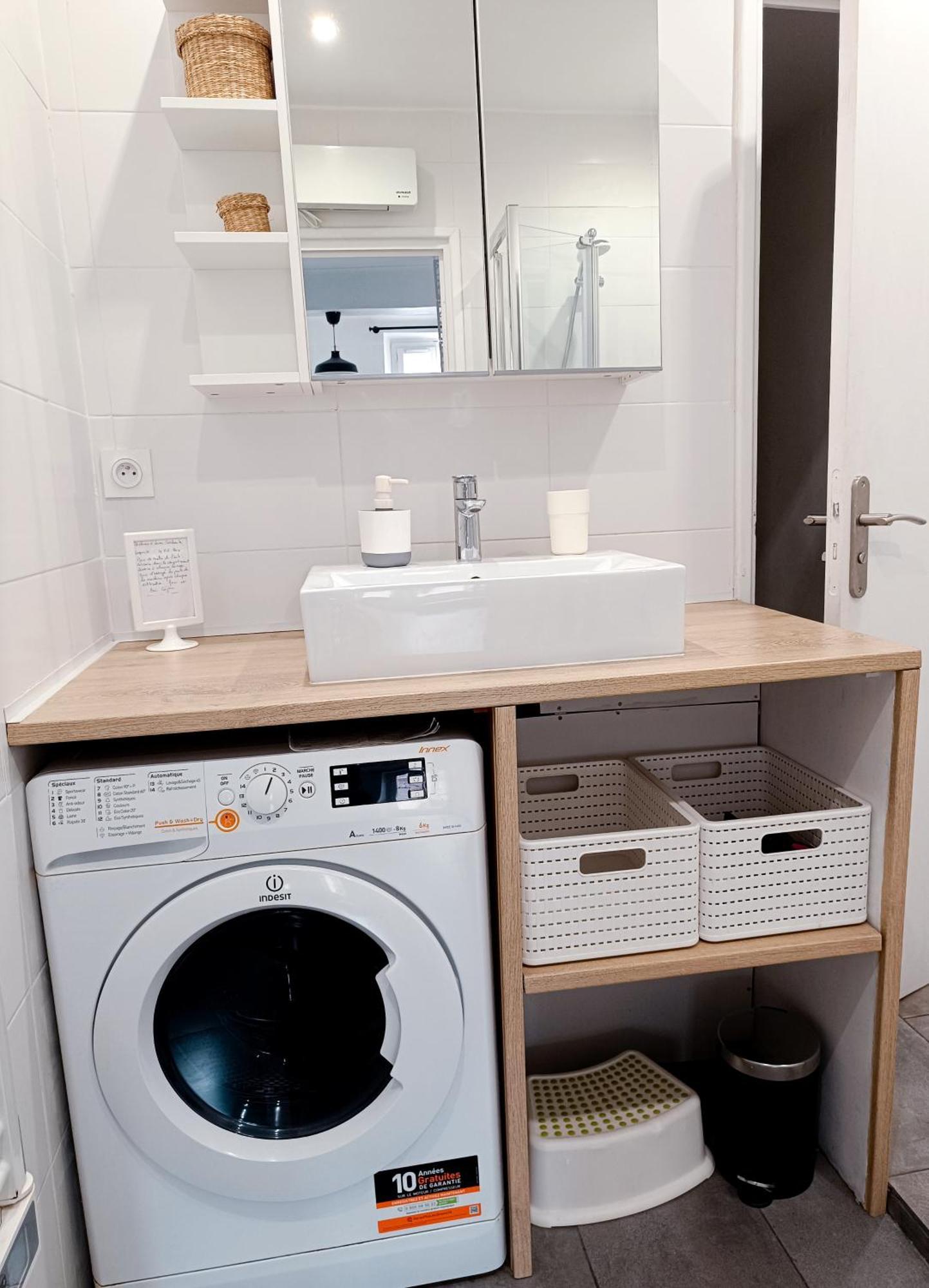 Appartement Grand 2 pièces rénové climatisé, vieil Antibes, proche port Extérieur photo
