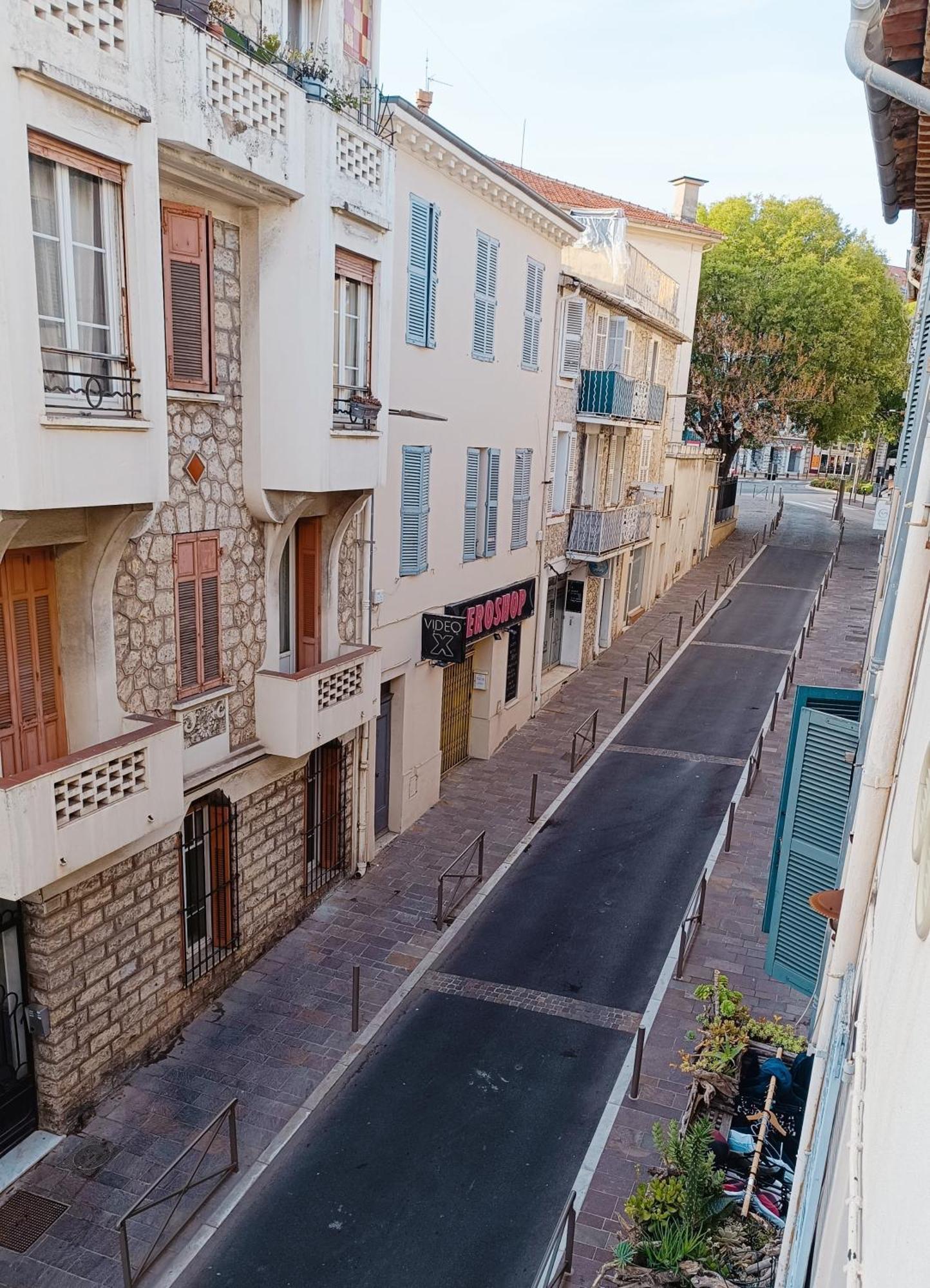 Appartement Grand 2 pièces rénové climatisé, vieil Antibes, proche port Extérieur photo